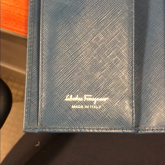 ❌❌❌SOLD❌❌❌Salvatore Ferragamo Blue wallet - Picture 8 of 8